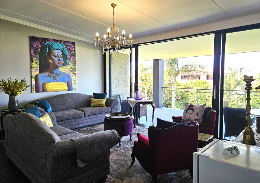 9 Bedroom Property for Sale in Wavecrest Eastern Cape
